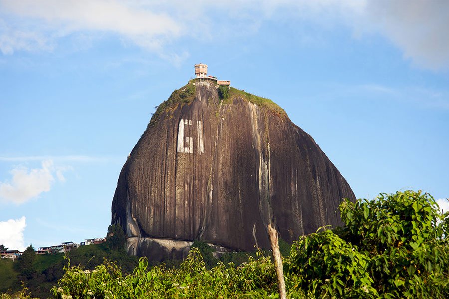 Guatapé Antioquia Colombia - Piedra del Peñol y embalse