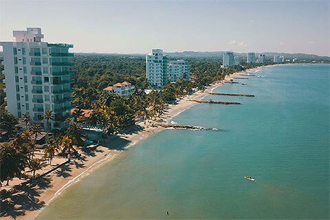 playa covenas colombia